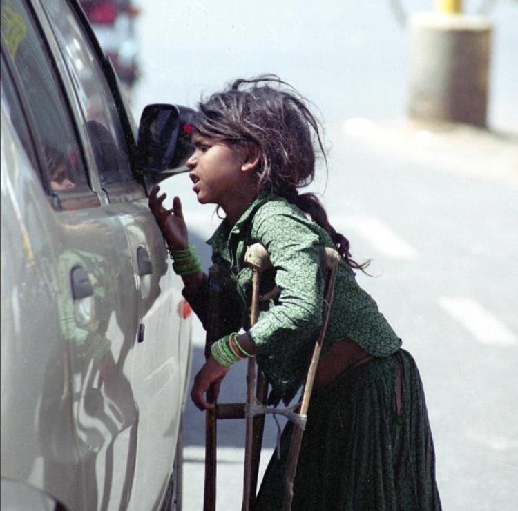 http://www.kundansrivastava.com/wp-content/uploads/2014/01/VBKD11-CHILD_BEGGER__17078f.jpg