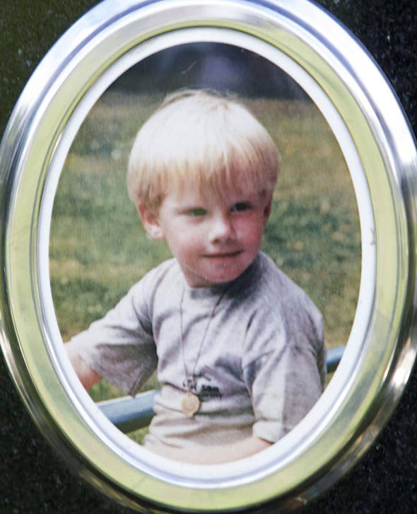 சோதனை கூட எலிகளாக ஆராய்ச்சிக்குப் பயன் படுத்தப்படும் குழந்தைகள்